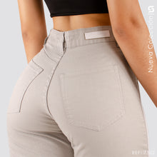 Cargar imagen en el visor de la galería, Pantalón Mom Fit Tiro Alto S7502