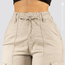 Cargar imagen en el visor de la galería, Pantalón Mom Jeans Cargo Tiro Alto S7524