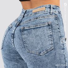 Cargar imagen en el visor de la galería, Jeans Mom Fit Tiro Alto S7533