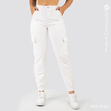 Cargar imagen en el visor de la galería, Jeans Mom Fit  Cargo Tiro Alto S7550