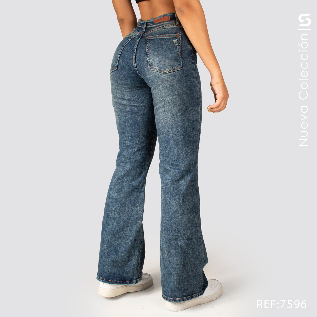 Jeans Mom Flare Tiro Alto S7596