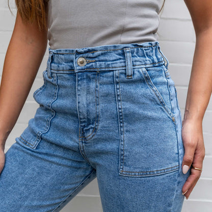 Jeans Mom Flare Tiro Alto S7583