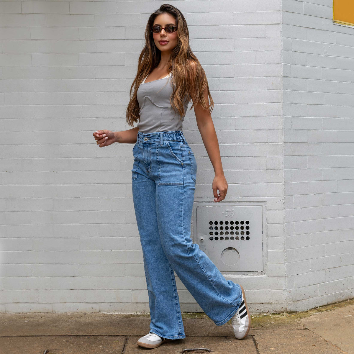 Jeans Mom Flare Tiro Alto S7583